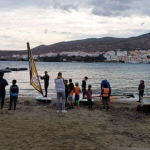 Δωρεάν Windsurf Camp από τον Λεωνίδα Τσορτανίδη : Μια Έμπνευση για Νέους Αθλητές στην Άνδρο
